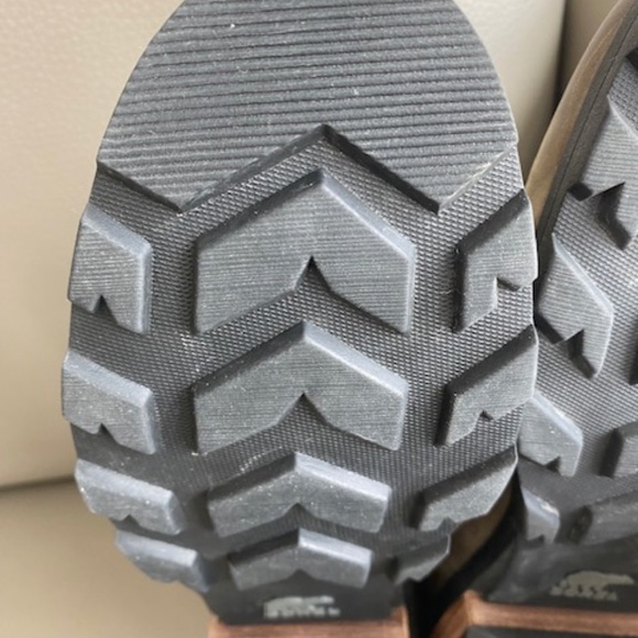 SOREL genuine leather Ladies US 8 ankle boots taupe khaki green hue waterproof - Picture 13 of 16